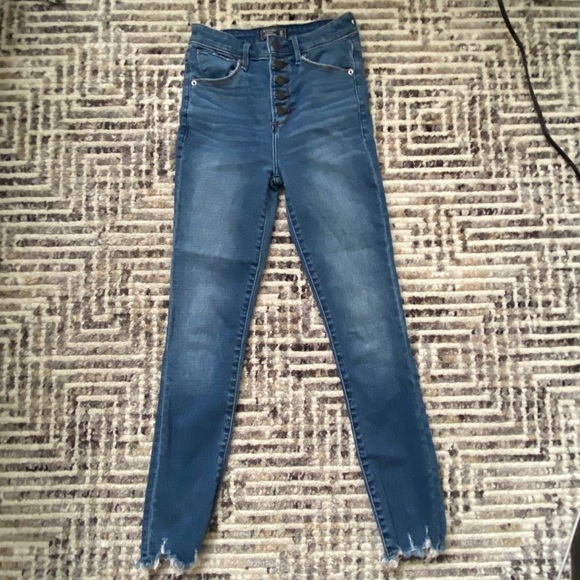 High Wasited Abercrombie and Fitch Jeans - Picture 2 of 3